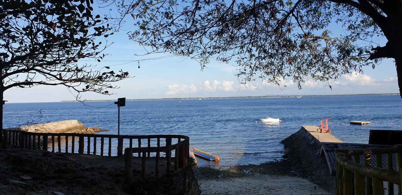 Aparthotel Mactan Newtown With Sun Set And Garden View à Cebu Extérieur photo