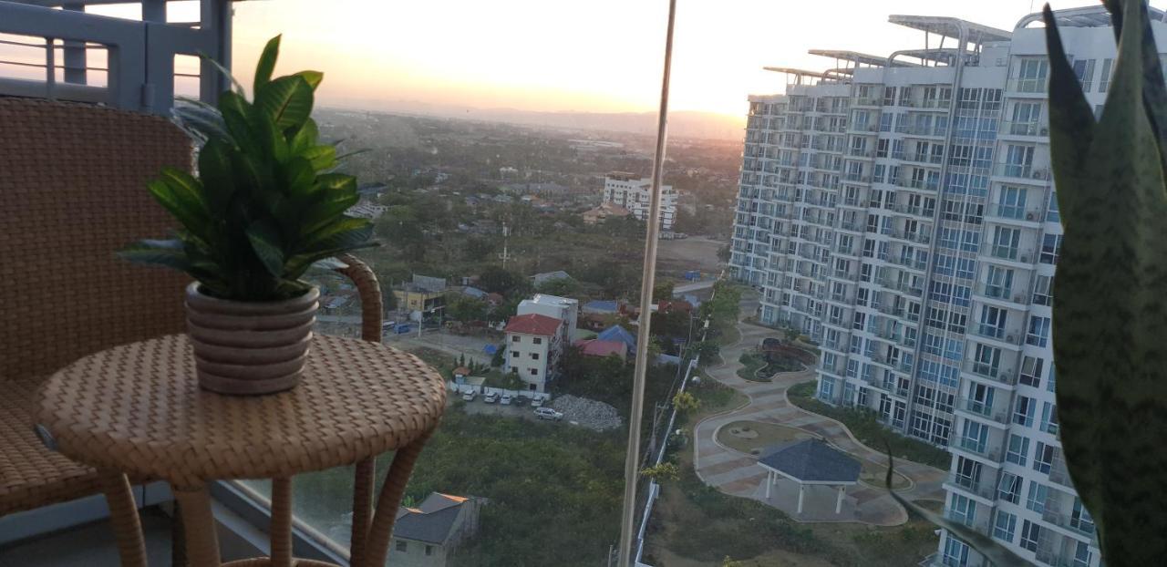 Aparthotel Mactan Newtown With Sun Set And Garden View à Cebu Extérieur photo